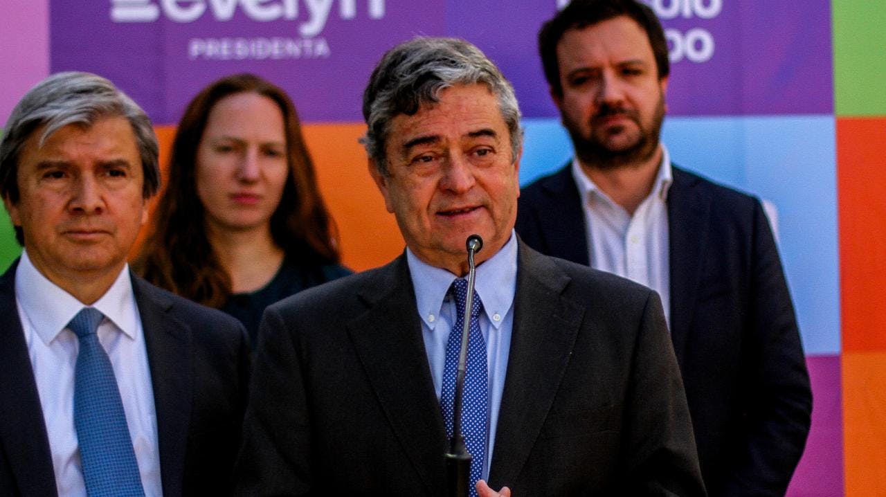 Senador Coloma (UDI) por dichos de Republicanos sobre Jaime Guzmán: “Chile necesita formar equipos grandes y no caer en esta lógica de trincheras permanentes”