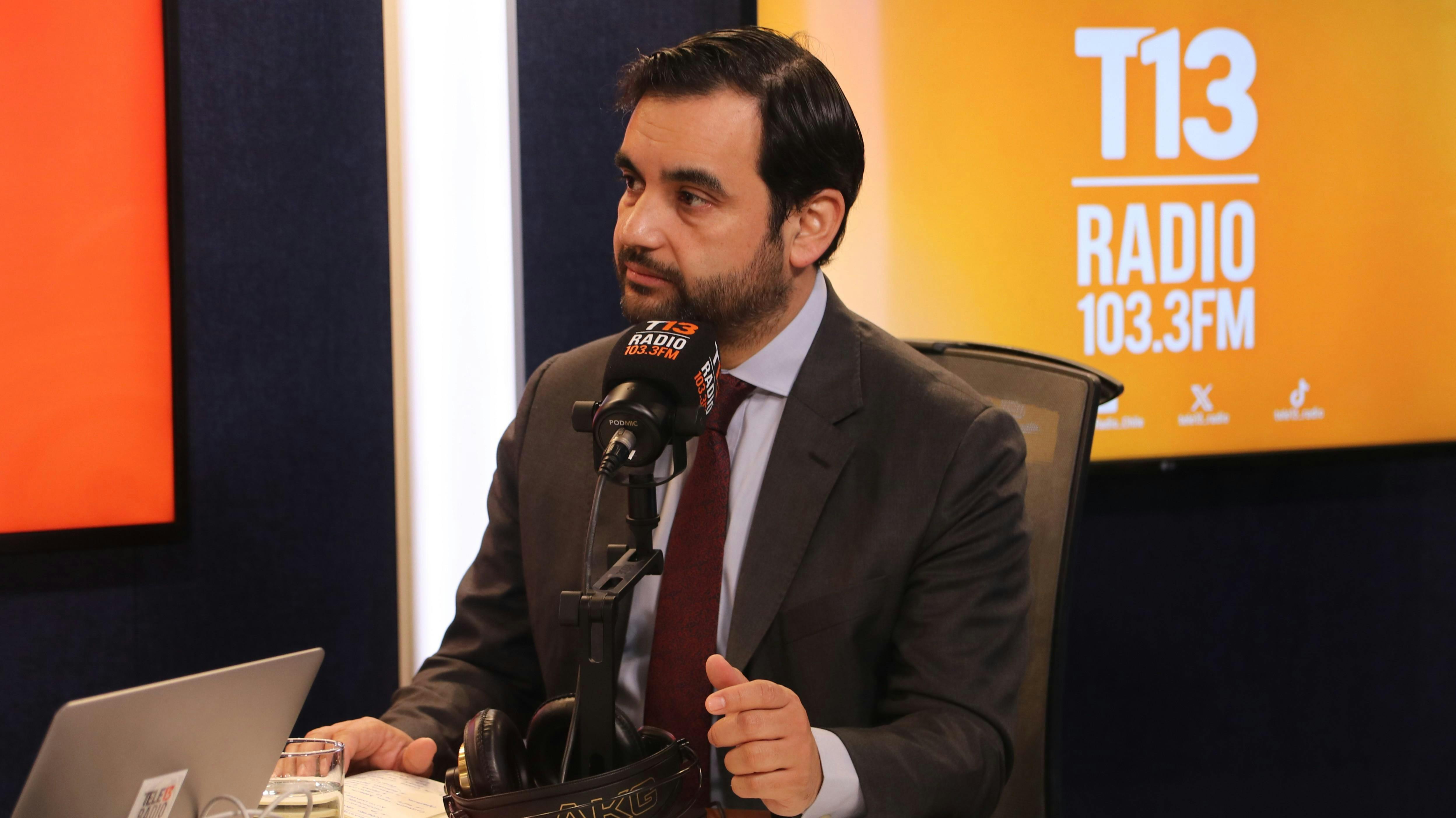 Ministro Gajardo por inhibidores de señal de celulares: “Tarda un tiempo, entonces qué es lo que hacen mucho internos, lo apagan o lo prenden y lo apagan”