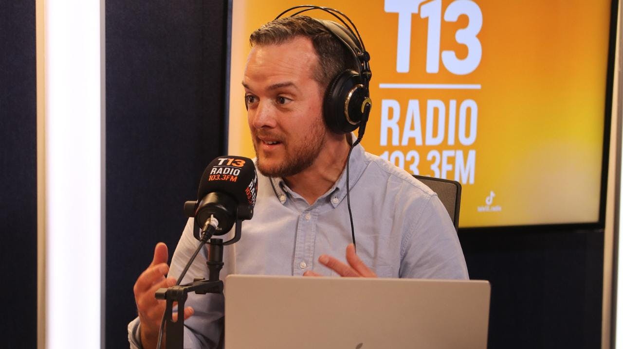 Ian Mackinnon por el gasto en propaganda de los candidatos a las elecciones parlamentarias