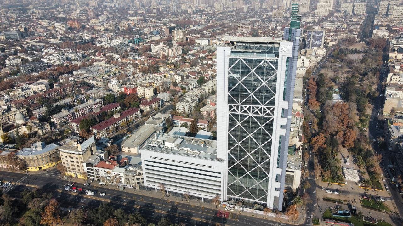 Telefónica confirma su salida de Chile: “Vamos a salir de Hispanoamérica”