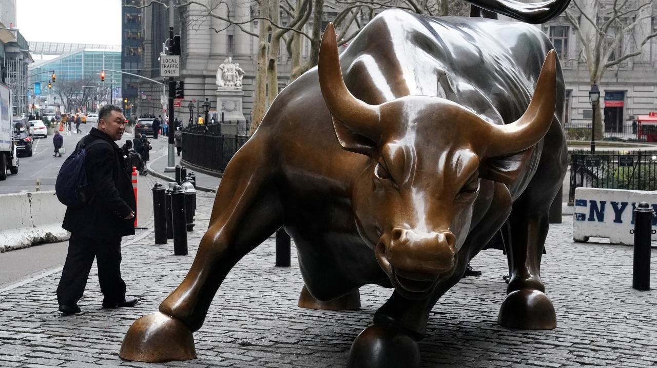 Las bolsas mundiales amplían sus caídas ante los temores de Wall Street de una burbuja en la IA