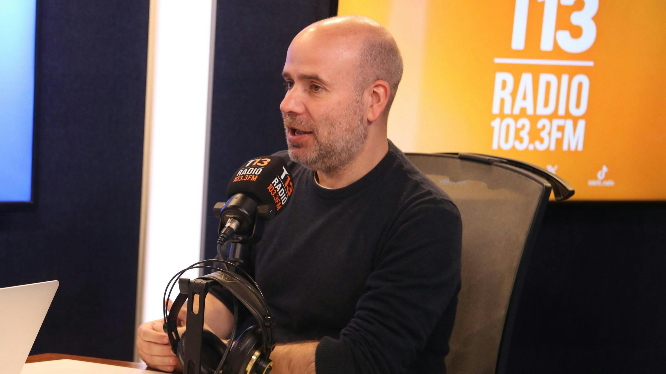 Creador del podcast literario Grandes Infelices, Javier Peña: “Nos negamos a aceptar que lo digital se vaya a comer las páginas de los libros con los que hemos crecido”