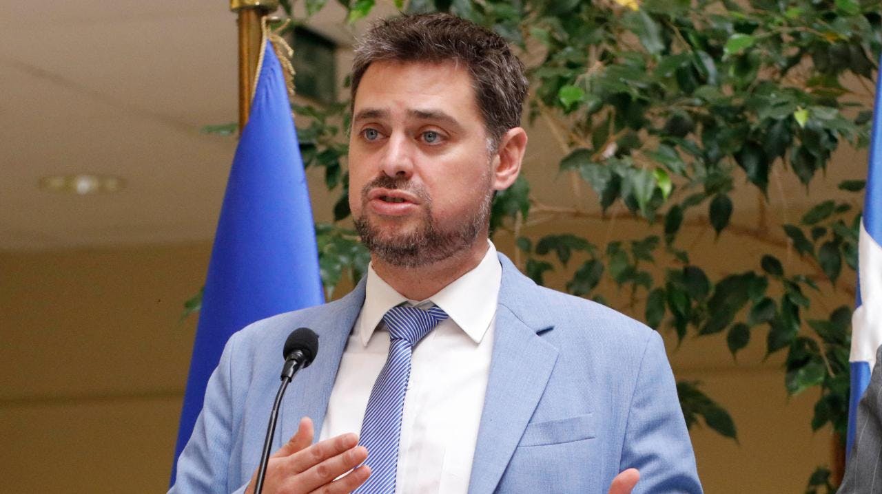 Diputado Manouchehri (PS) por destitución de Ulloa: "Hay desatada una ofensiva que demuestra que cuando tocamos intereses profundos, los poderosos reaccionan"