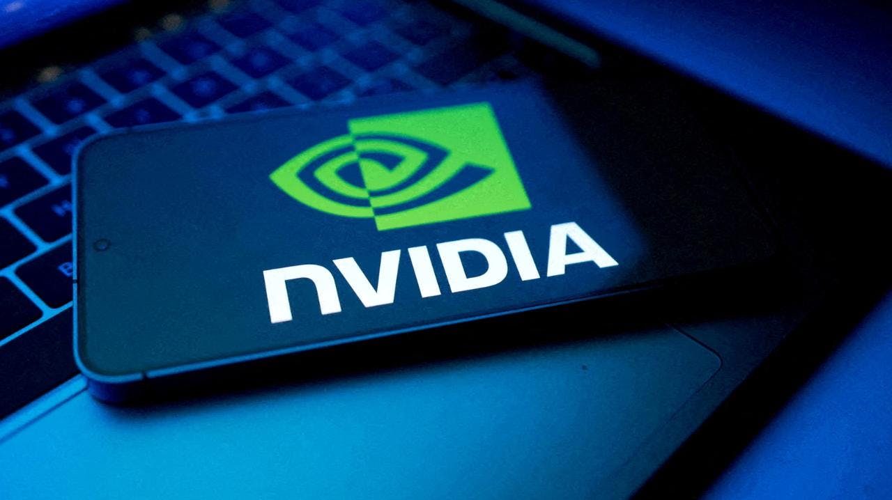 Nvidia aumenta la venta de chips de inteligencia artificial y anota ganancias sobre lo previsto