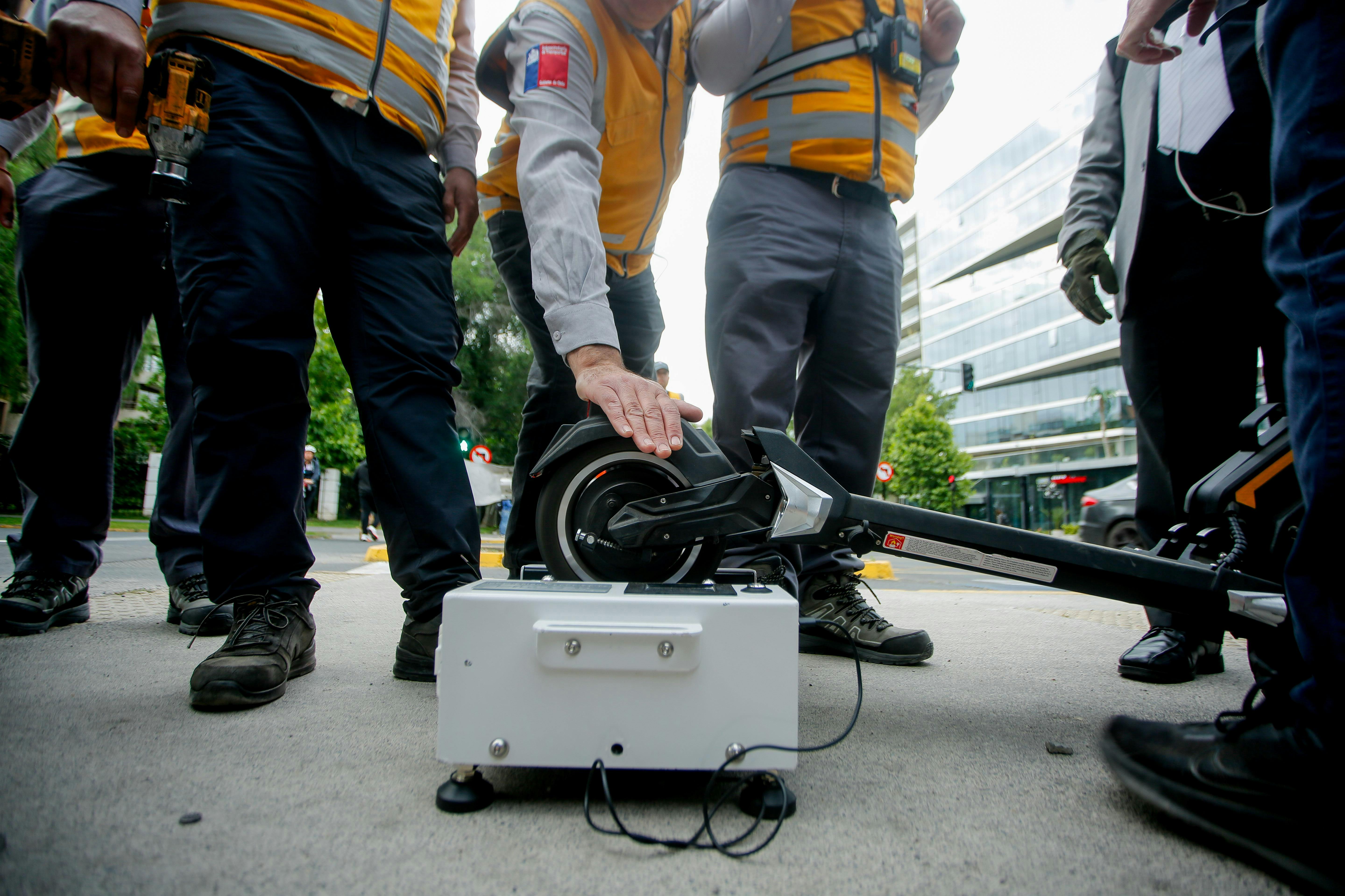 Comenzó marcha blanca de fiscalización a scooters: las sanciones y multas por infringir la norma