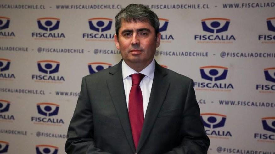 Fiscal de Magallanes por tragedia en Torres del Paine: “Ese día no estaba cerrado el inicio del sendero (...) no tuvieron información que les dijera ‘está prohibido hacerlo’”.