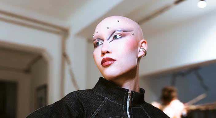 Soundcore lanza en Chile sus nuevos audífonos Open-Ear AeroClip: tecnología y estilo en una misma pasarela