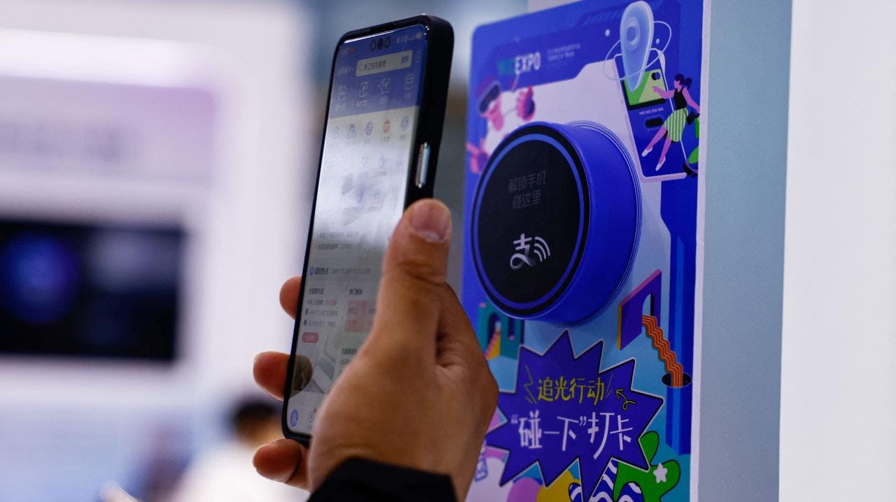 Las principales empresas chinas entrenan sus modelos de IA en el extranjero para eludir las restricciones de Estados Unidos