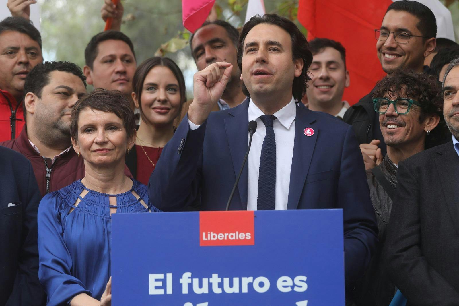Vlado Mirosevic por el presente de los partidos con tendencia centrista: "Para que Chile sea un país desarrollado necesitamos una centroizquierda fuerte y una centroderecha fuerte”