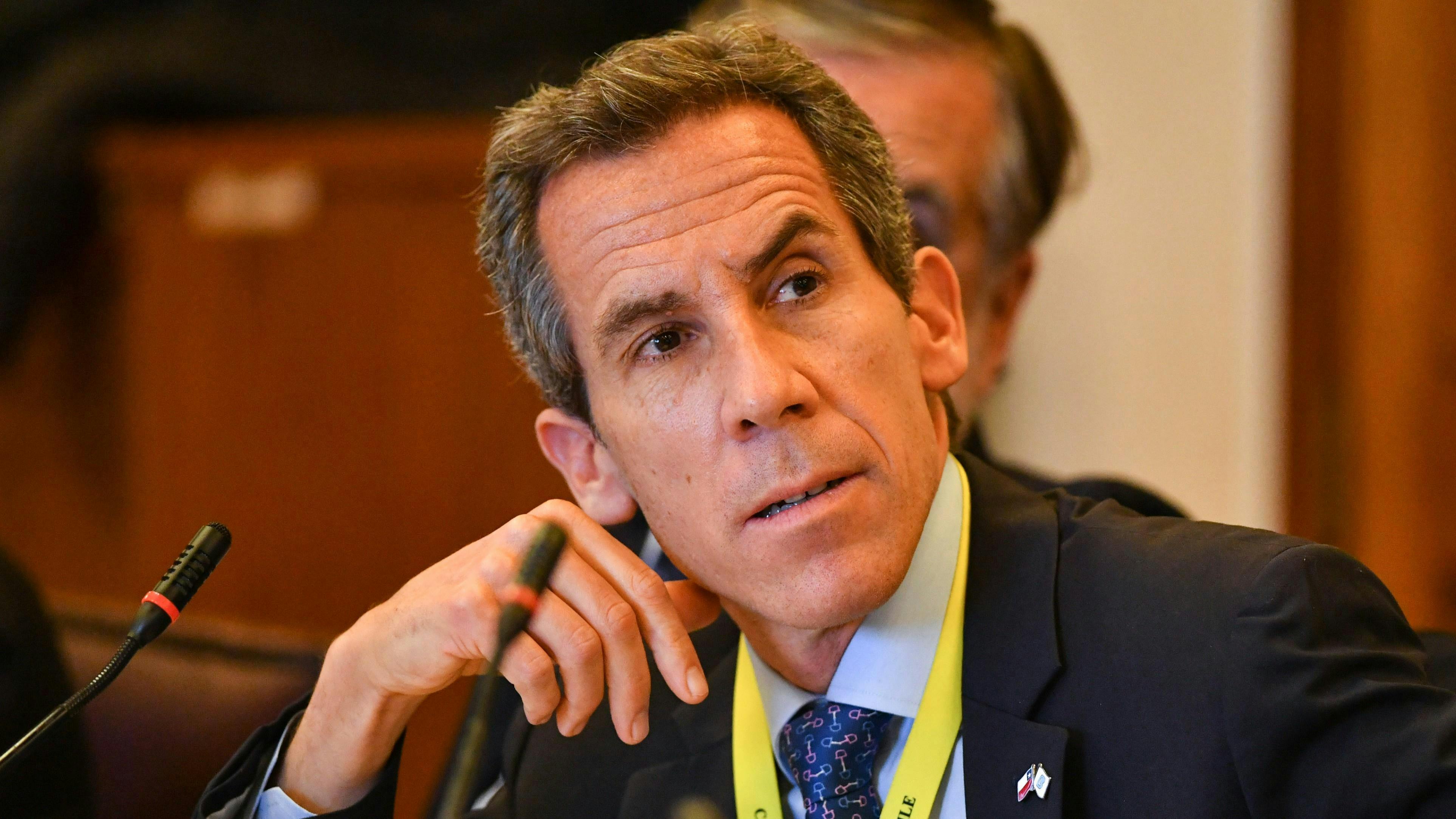 Alcalde de Lo Barnechea por desalojo de toma en el Cerro 18: “Fue muy conversado, no fue una cosa de un día para otro (...) veníamos trabajando hace más de un año”