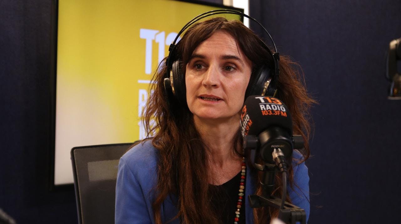 Vicerrectora UAH por uso de la IA: “Es muy difícil pedir ensayos y estar seguros que estamos evaluando procesos de aprendizaje y desarrollo de competencias”