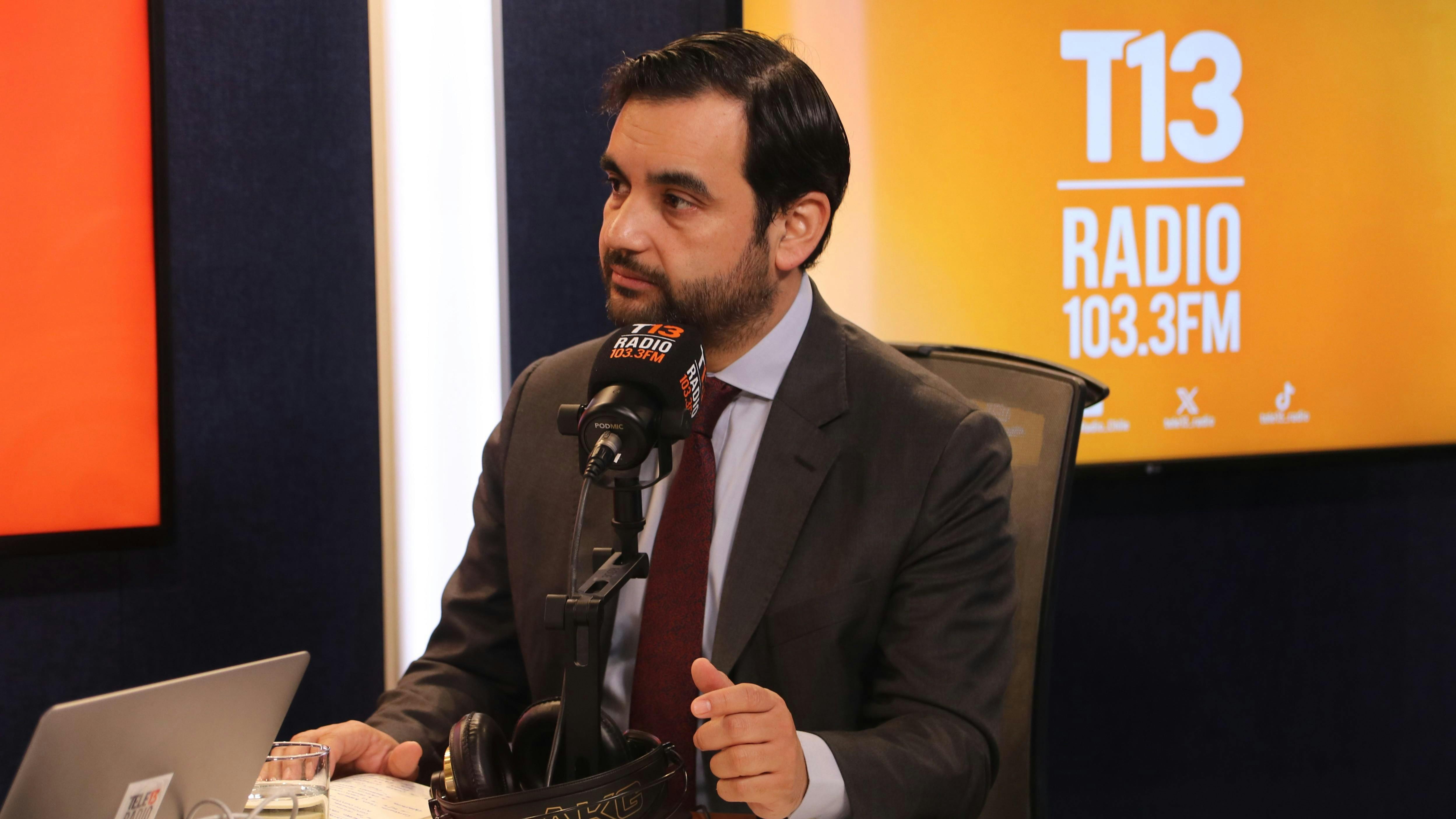 Ministro Gajardo por críticas de Asociación de Gendarmes: “Quien representa la voz de la institución es el director nacional”