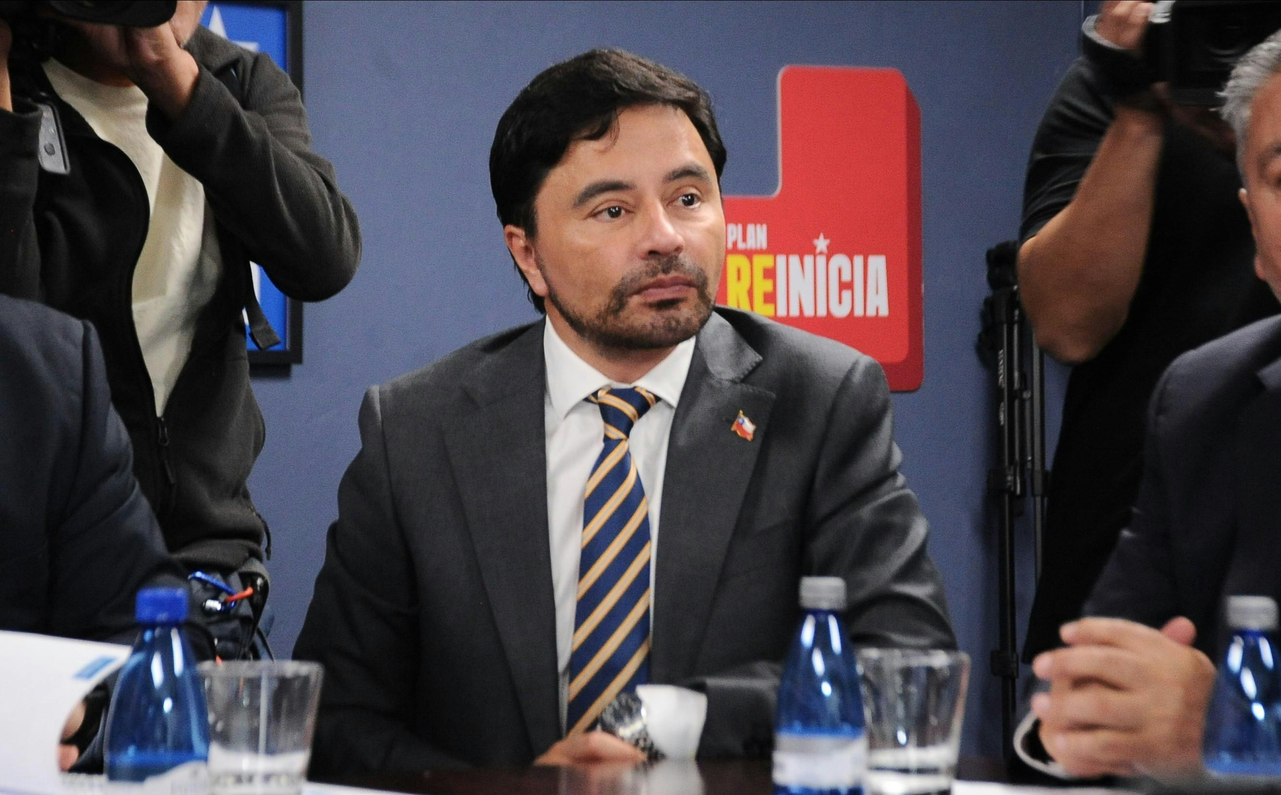 Diputado republicano y futuro gabinete “Todos somos servidores públicos, incluido el senador Rodolfo Carter”