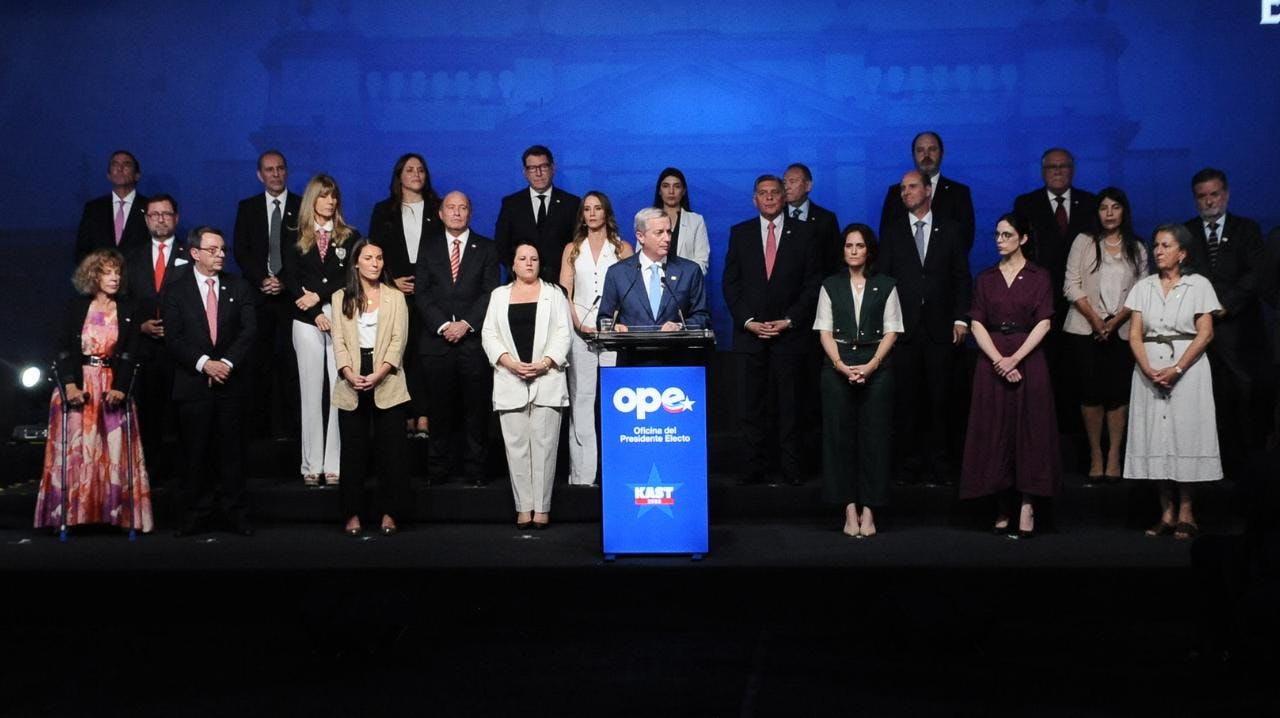 El Presidente Electo José Antonio Kast oficializó a su gabinete de 24 ministros para el futuro Gobierno de emergencia