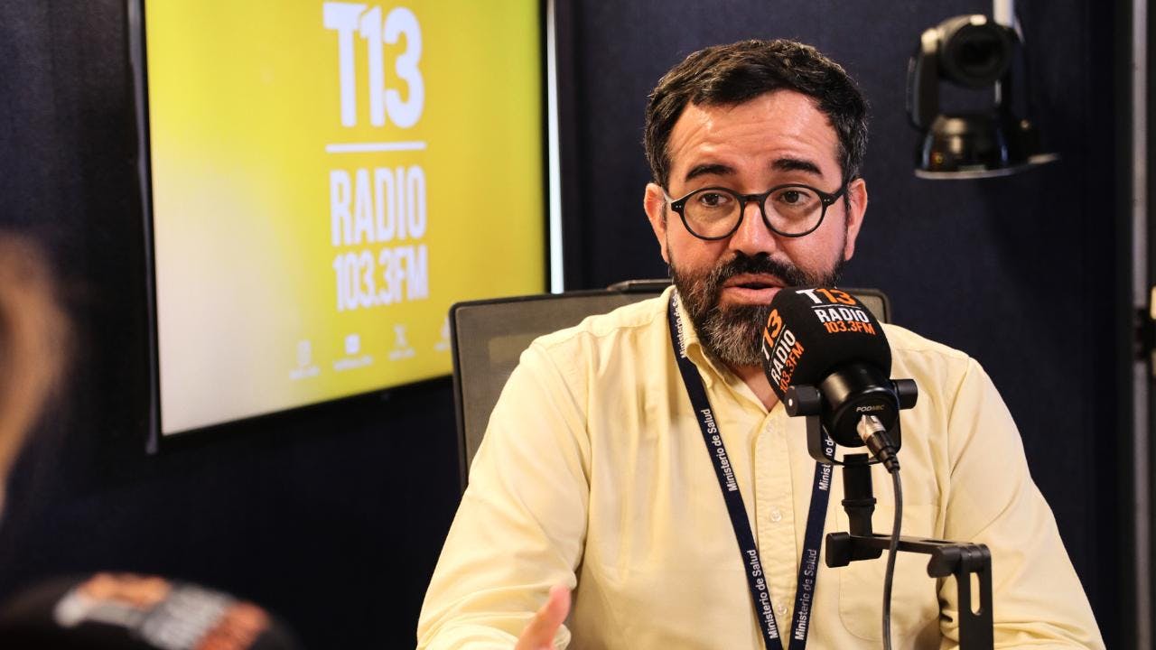 Jefe de Epidemiología Minsal por fragata portuguesa: “Cuando observamos tres o más ejemplares, se toma la definición de prohibir el baño”