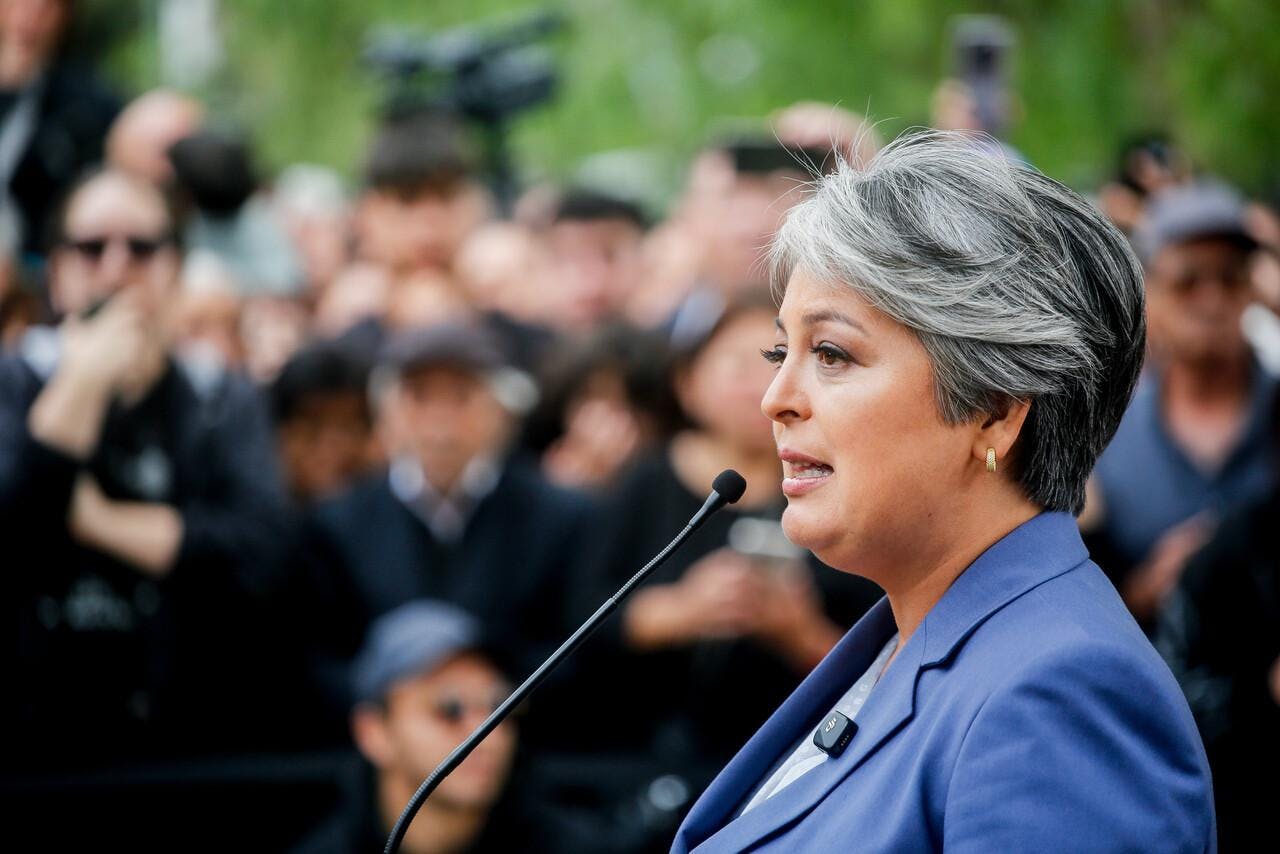 Senador del PS por Jeannette Jara: “No es pertinente buscar sacar a alguien de un partido para traerla a otro. Ella debe evaluar; el PC es un partido histórico”