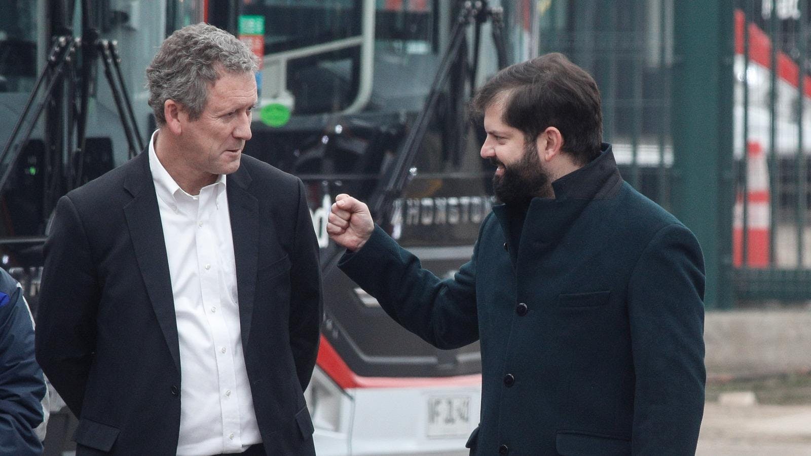 Cavallo por los últimos antecedentes de la concesión del cable submarino entre Chile y China