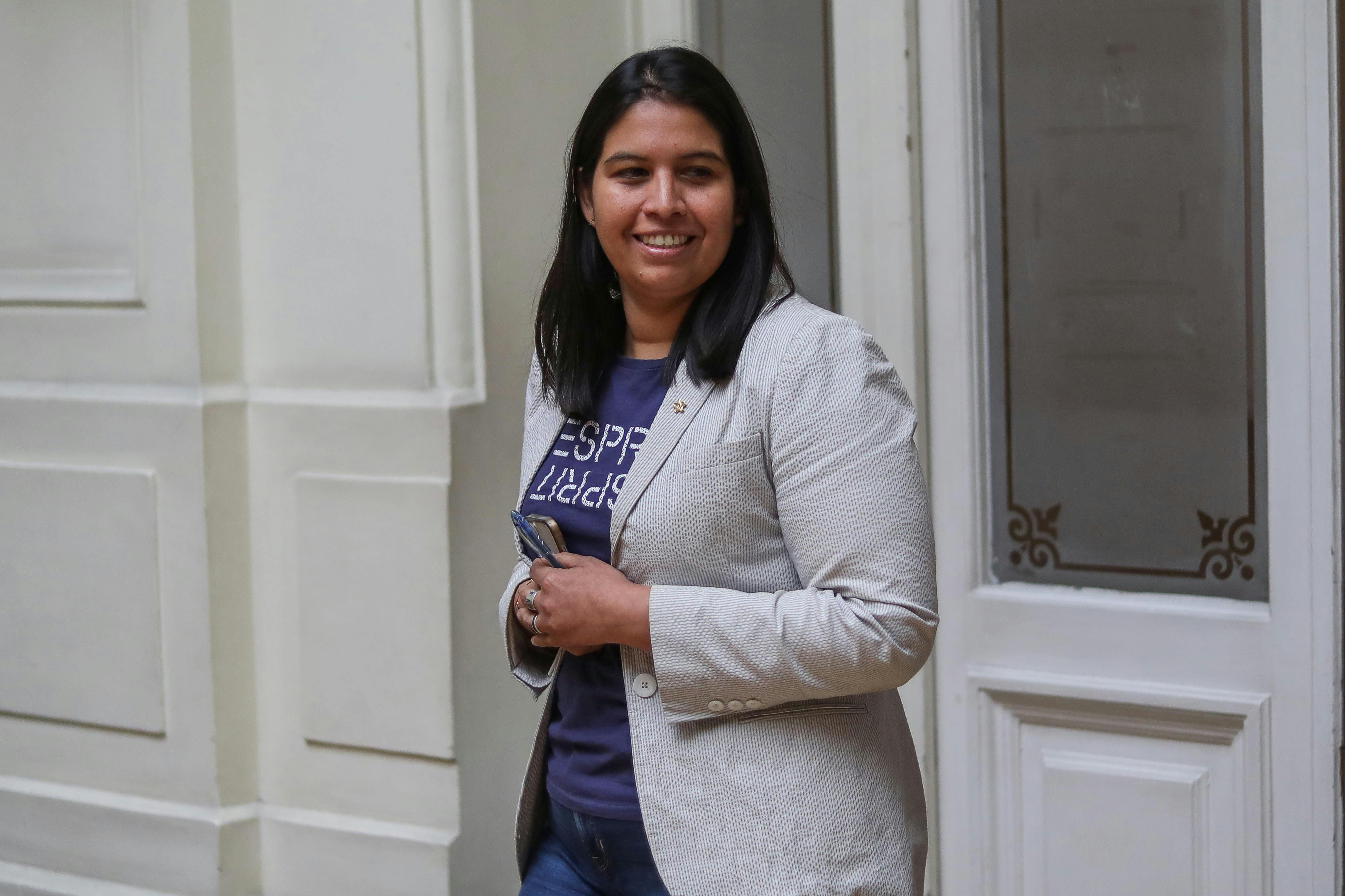 Senadora Balladares (RN): "Se va a necesitar un proyecto urgente que ayude a mitigar efectos sobre el precio de los combustibles"