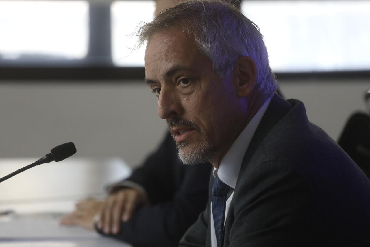 Luis Eduardo Thayer analiza anuncios del Servicio de Migración y advierte sobre irregularidades