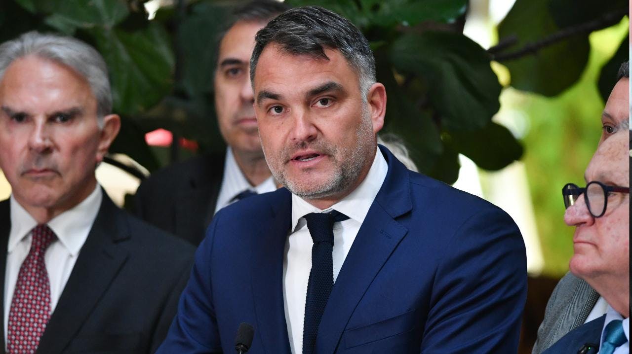 Senador Macaya (UDI) por recompensa a quien informe de Galvarino Apablaza: “El gobierno de Milei tiene una sintonía distinta respecto a tener justicia y una buena relación con Chile”