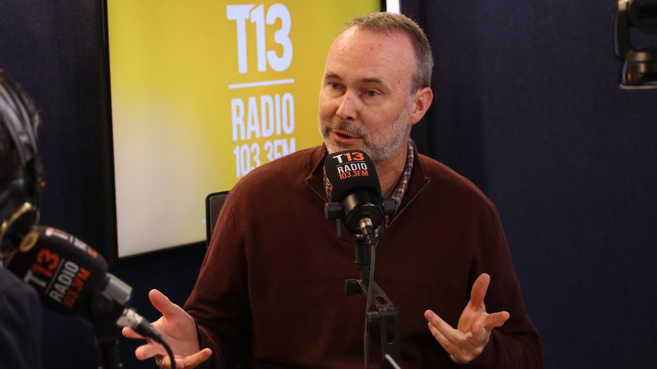 Manfred Svensson por libro "El Lugar de lo Sagrado": "Ha habido secularización, pero no es ningún proceso necesario que es avasallador y arrasa con todo"