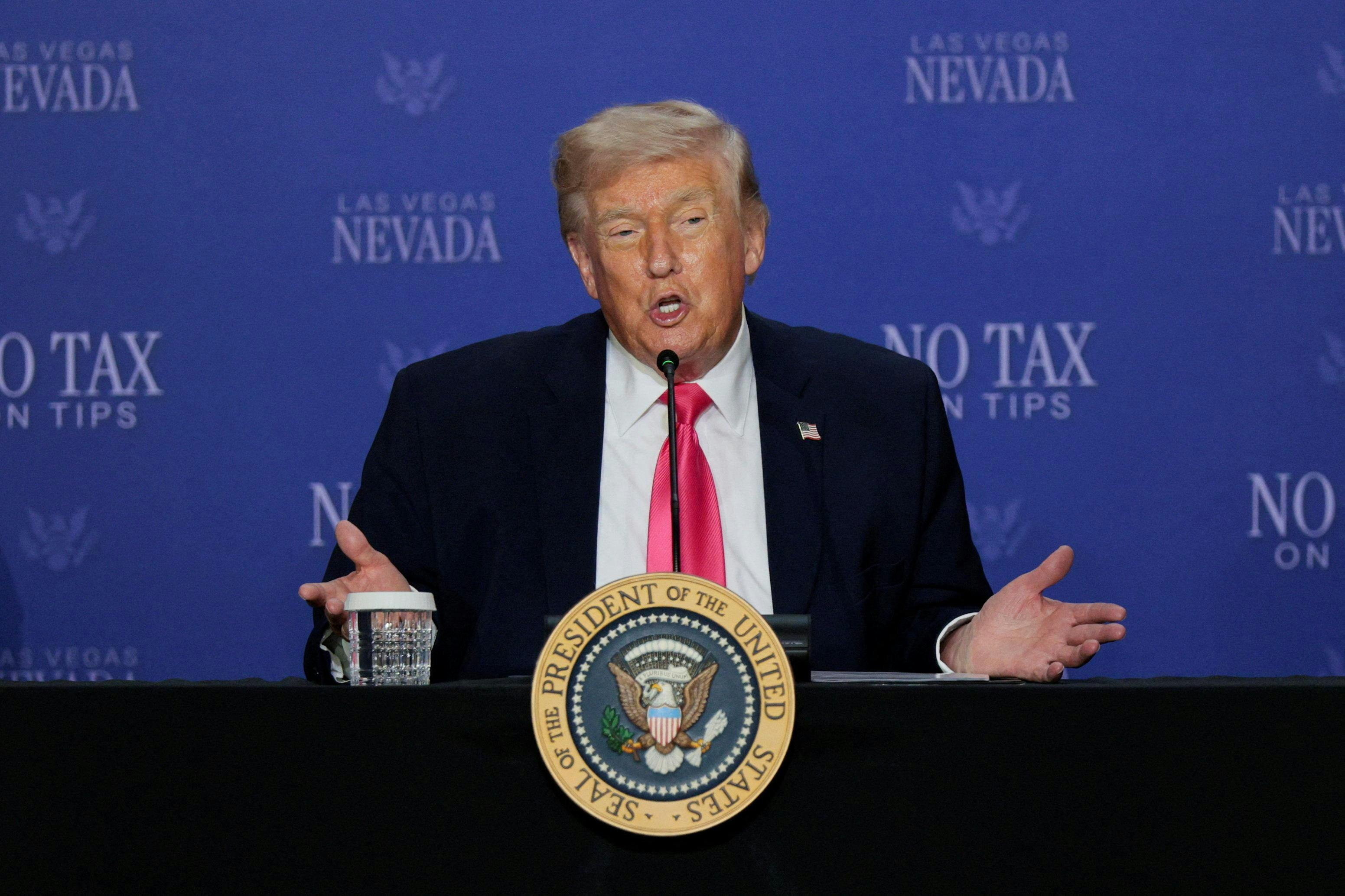 Trump agradece a Irán por reabrir completamente el estrecho de Ormuz