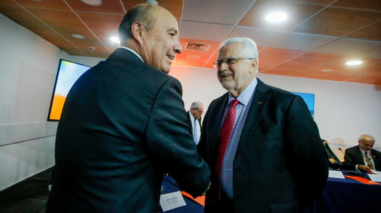 En una tensa Junta de Accionistas, Máximo Pacheco afirmó que Codelco "no está en crisis" y enfrentó las críticas del Gobierno