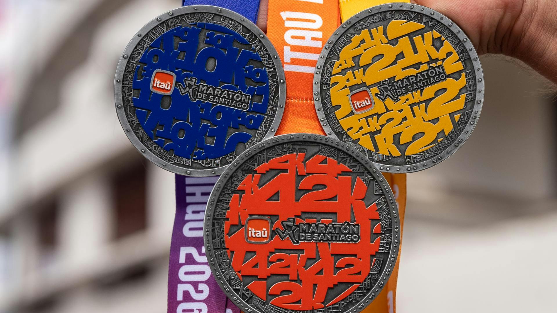 Se dieron a conocer las medallas del Maratón de Santiago 2026