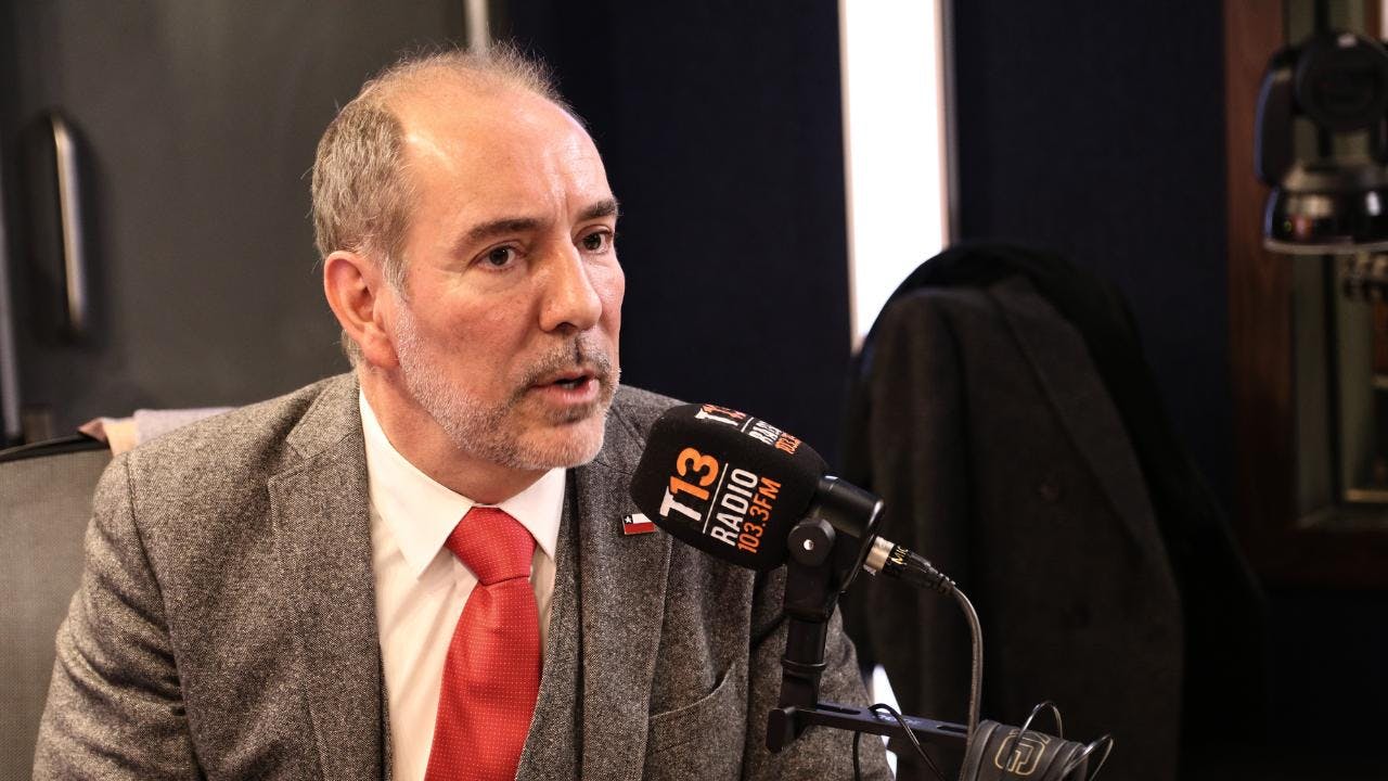 Biministro Louis de Grange suma críticas a administración Boric: "Se comprometieron pagos para los cuales no existía presupuesto"