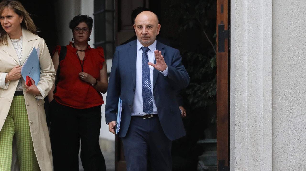 Senador Castro (PS) por discusión de Megarreforma en el Senado:  "Vamos a estar en contra de la idea de legislar, queremos actuar como la oposición unida"