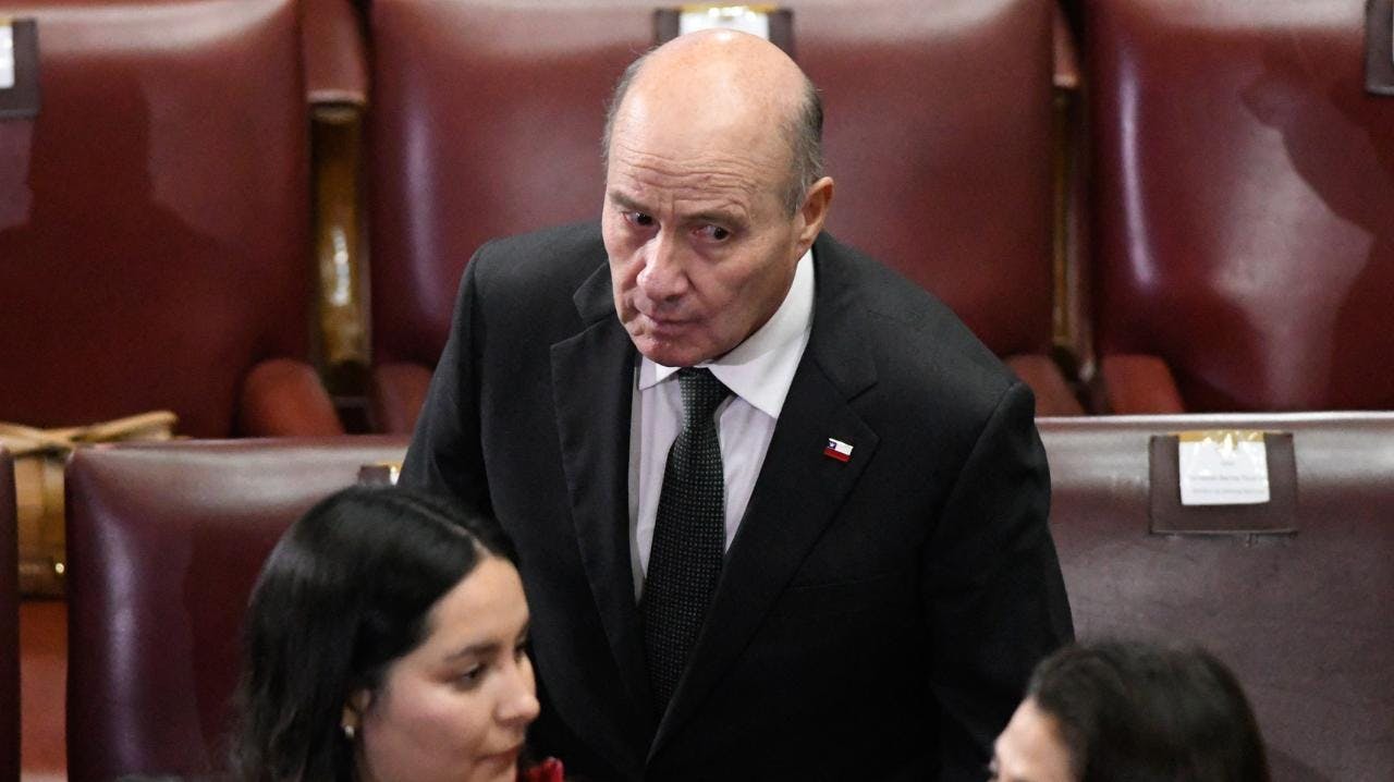 Ministro Quiroz le abrió la puerta a modificar dos cartas claves de la megarreforma económica
