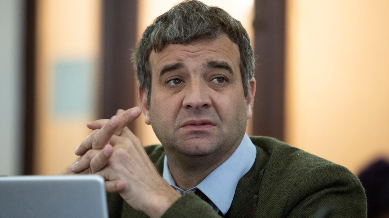 Ossa por Escuelas Protegidas en el TC: “La vida privada no está en juego, la revisión de mochilas es para evitar elementos que causan daño. A nadie le van a revisar el celular”
