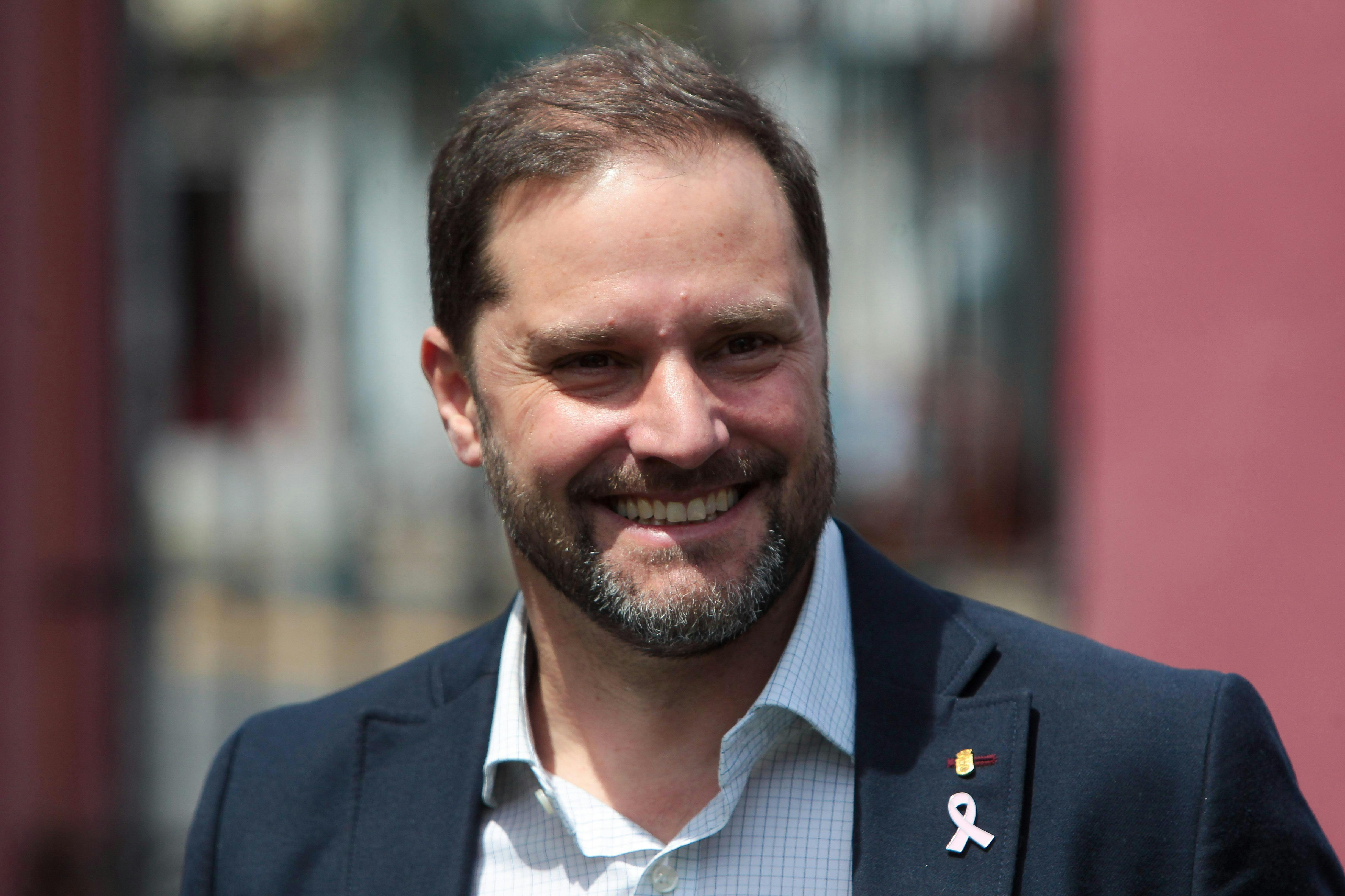 Revés a Escuelas Protegidas: La propuesta del alcalde Jaime Bellolio para la revisión de mochilas