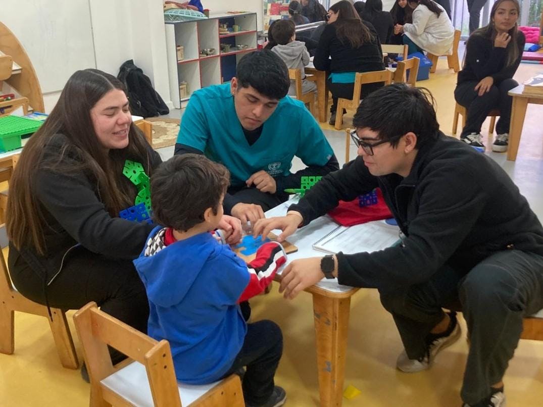 Alianza entre USS y Junji impulsa la detección temprana de rezagos en la primera infancia
