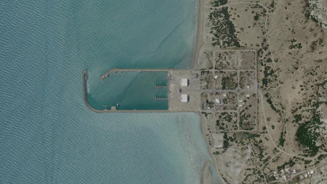 Estados Unidos e Irán continúan con sus ataques aéreos, ante los temores de una reactivación de la guerra