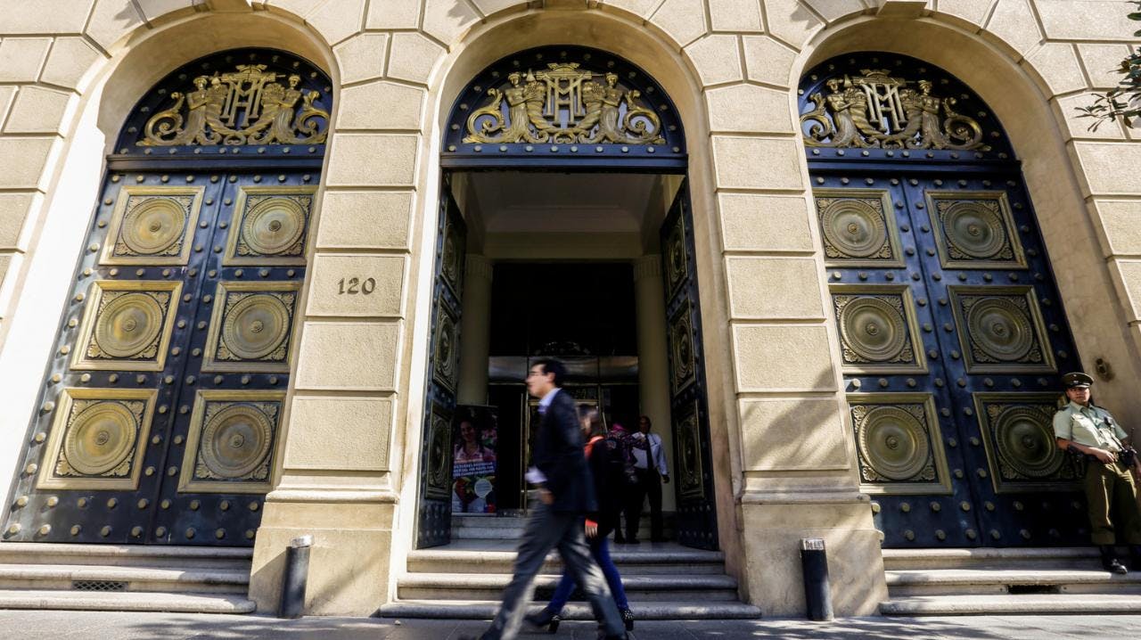 Economía crecerá menos durante este año pero proyecta un repunte para 2027, según Informe de Finanzas Públicas de Hacienda