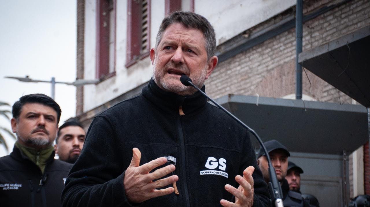 Gobernador Orrego: "Para la magnitud de lluvia que hemos tenido, la ciudad ha respondido bastante bien"