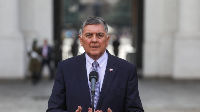 Biministro Alvarado: "Mientras esté en un cargo público, no me eximiré del pago de contribuciones"