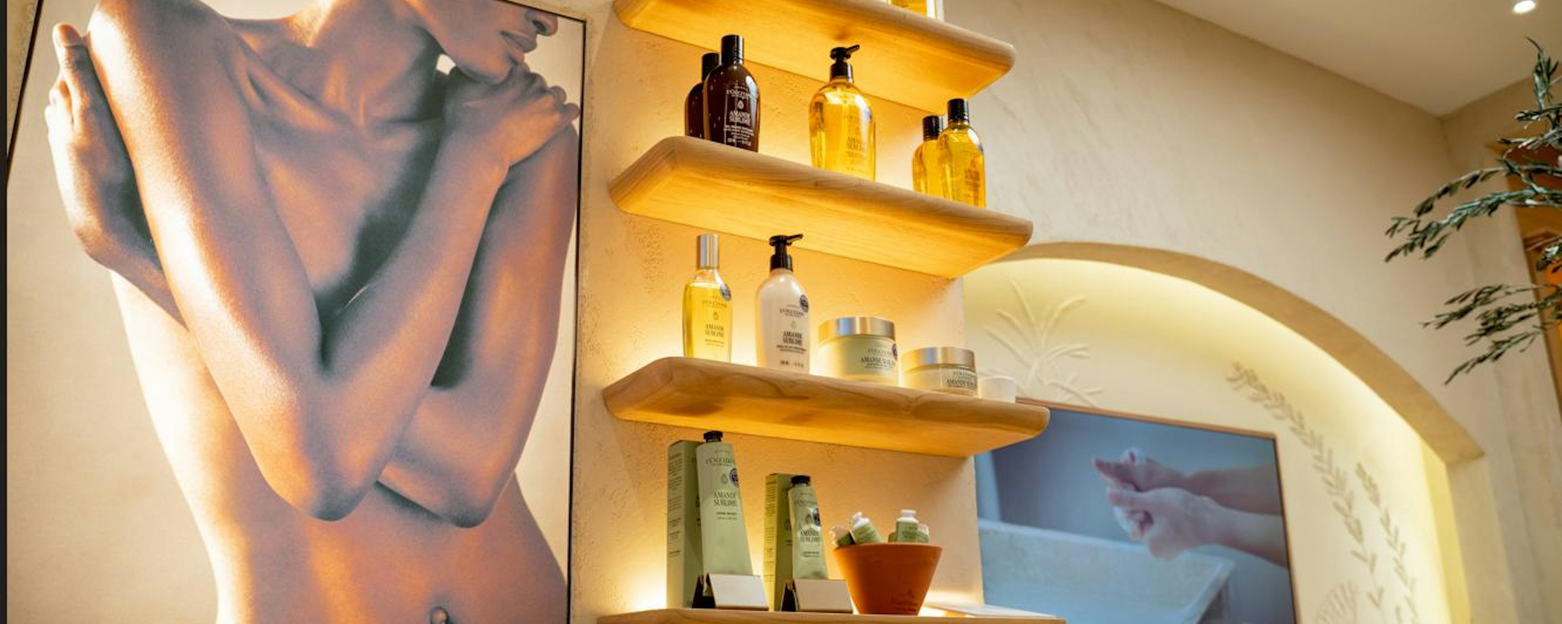 L'Occitane renueva su boutique en Casacostanera con un nuevo concepto inspirado en los paisajes y la esencia de la Provenza
