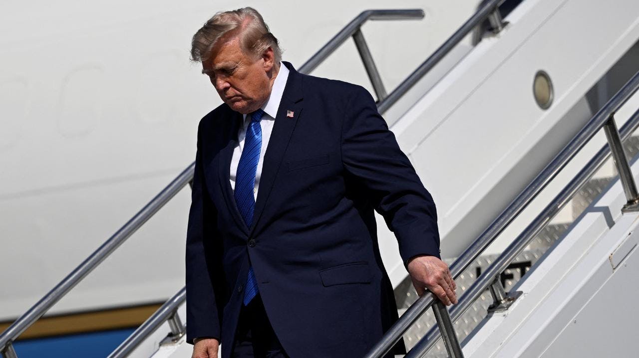 Trump amenaza con bombardear a Omán "sin piedad" si intervienen en acuerdo de paz con Irán