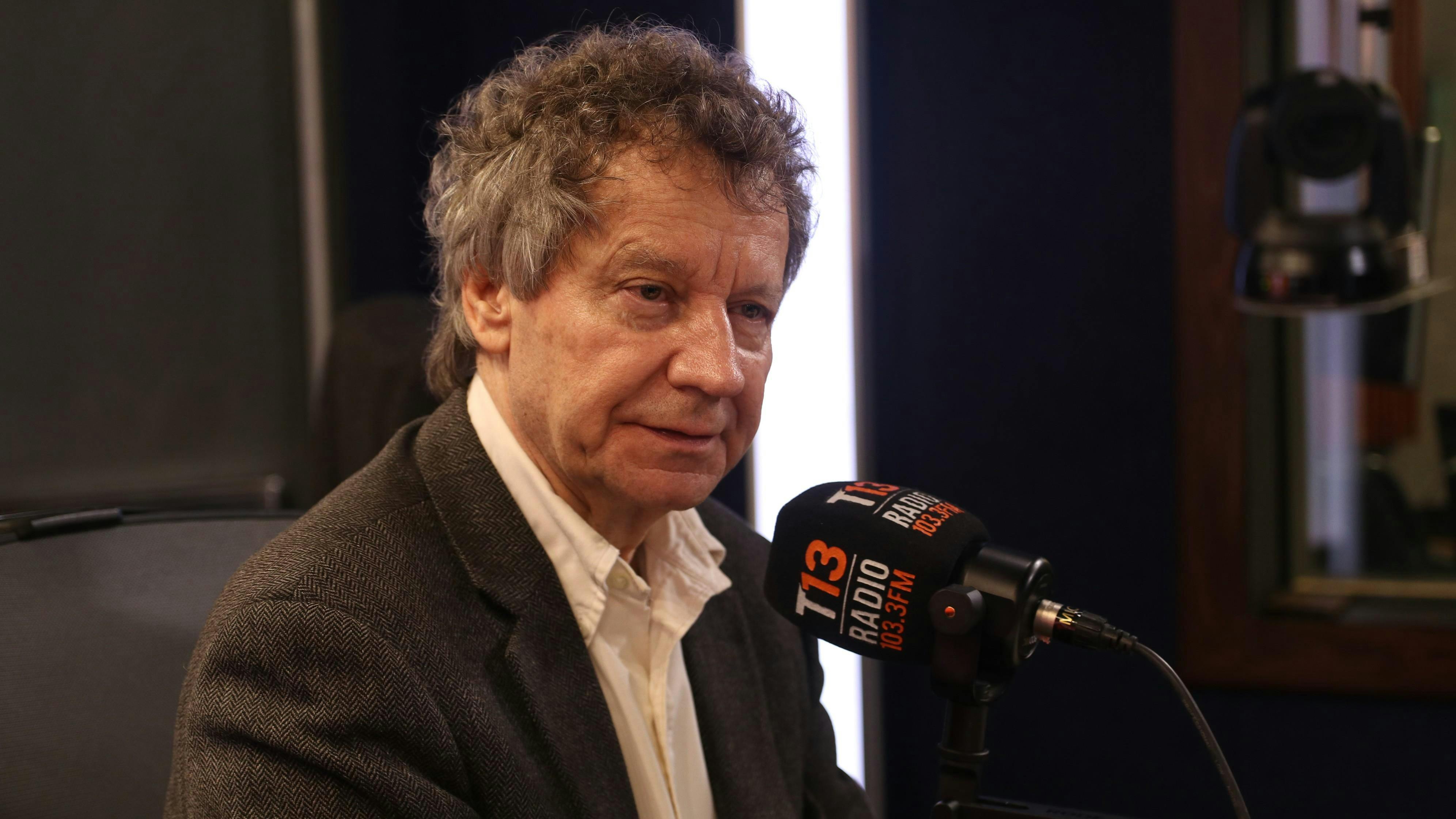 Arturo Fontaine por reforma constitucional: “La idea de que hay que optar entre libertad y seguridad nos va a llevar a una dictadura”