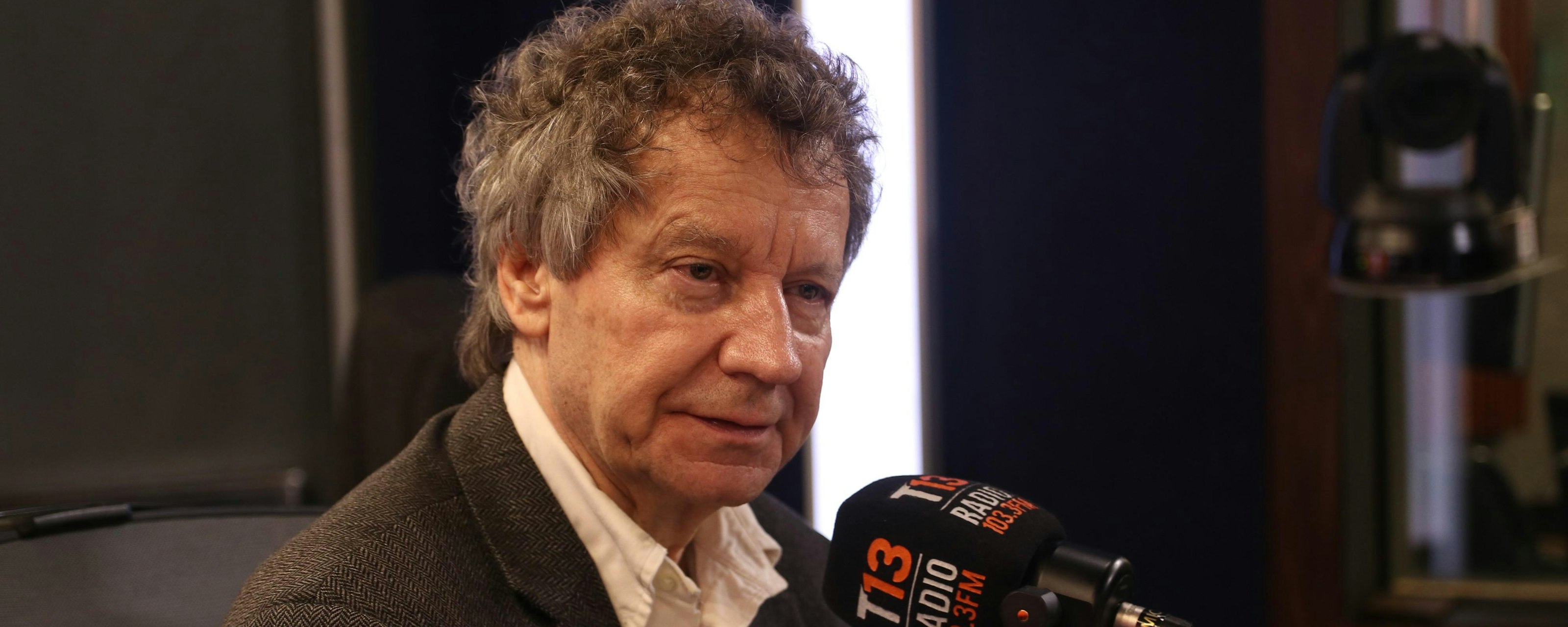Arturo Fontaine por reforma constitucional: “La idea de que hay que optar entre libertad y seguridad nos va a llevar a una dictadura”