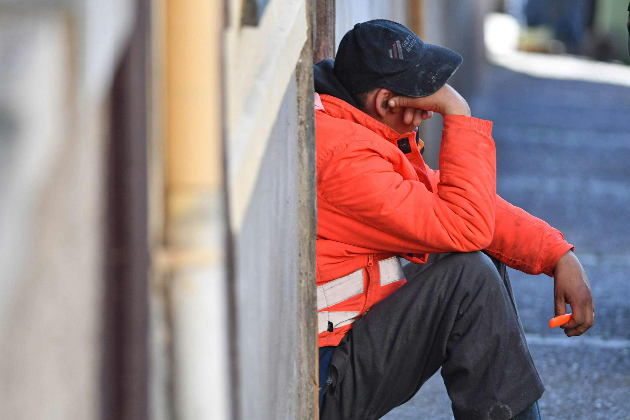 Desempleo en Chile sube a 9,6% y los ocupados caen 0,9% en un año