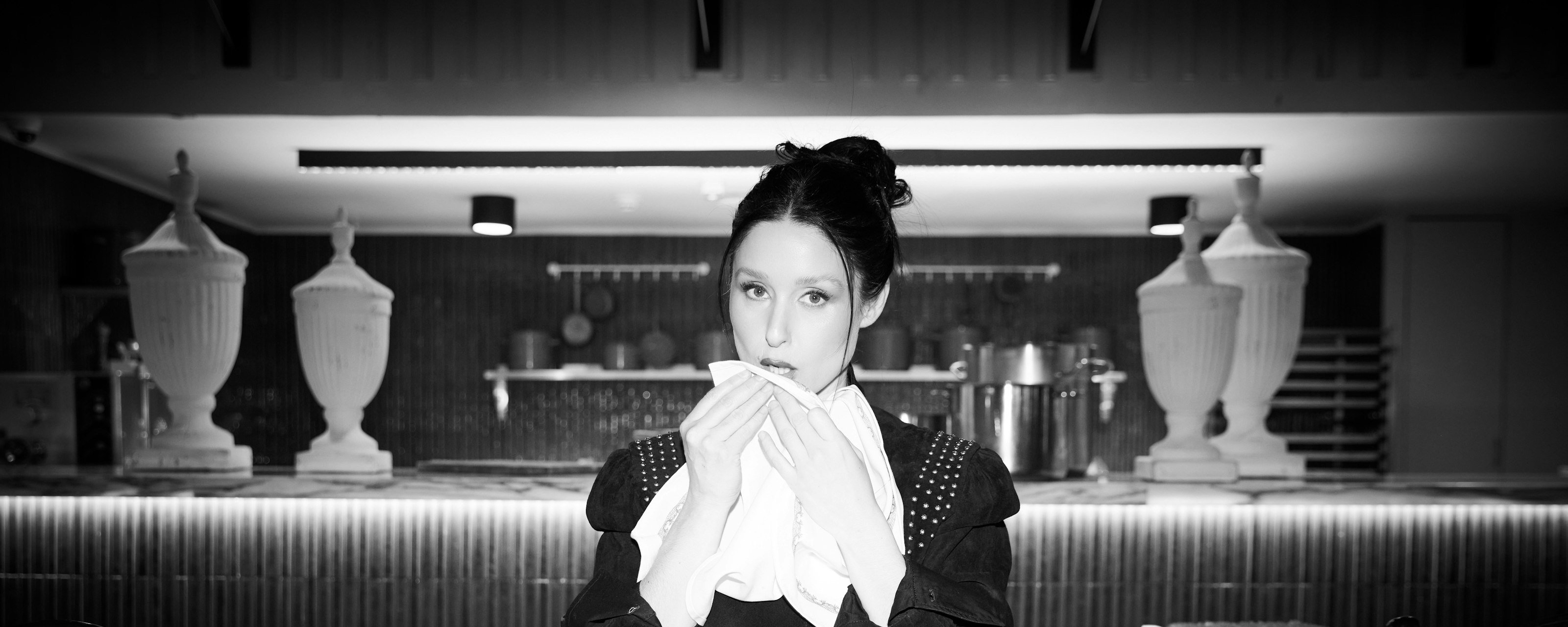 "Cena maldita": Una experiencia exclusiva de Francisca Valenzuela que fusiona música y gastronomía en Amor y Pasta