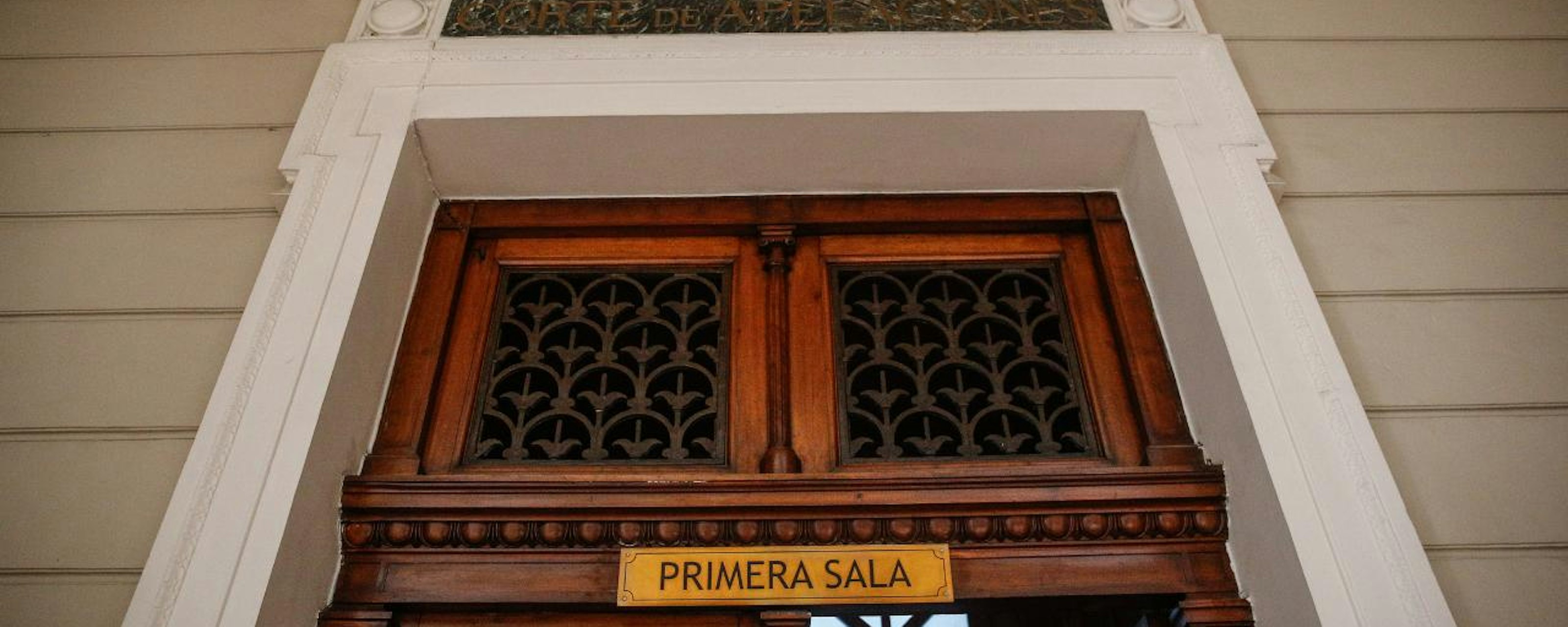 Dos afiliados presentaron las primeras acciones judiciales contra las AFP por caída del Fondo E