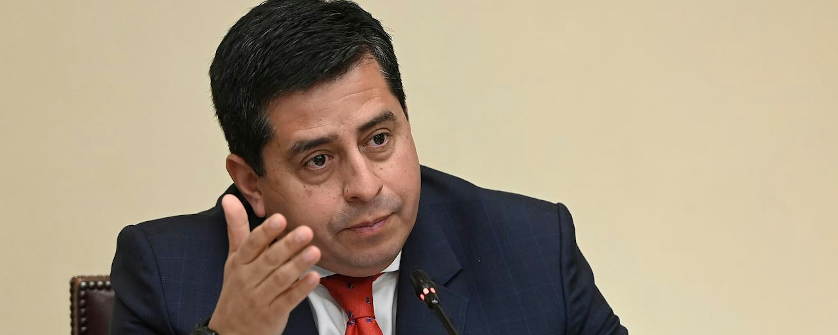 Senador Araya tras salida de la Comisión de Constitución: "¿En qué minuto llegar a acuerdos se transformó en un pecado?"