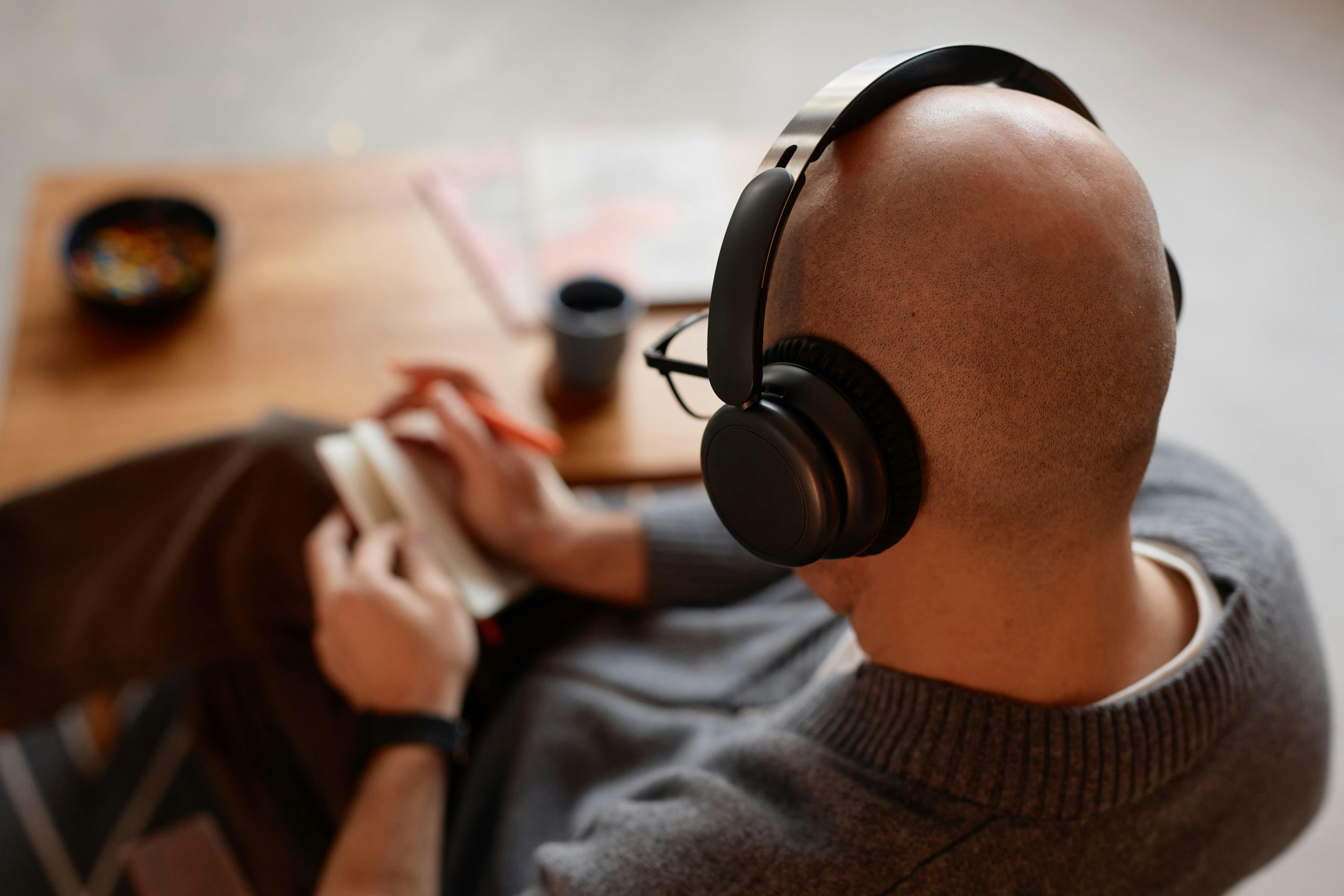 Audioficción: qué es, de dónde viene y qué historias chilenas escuchar