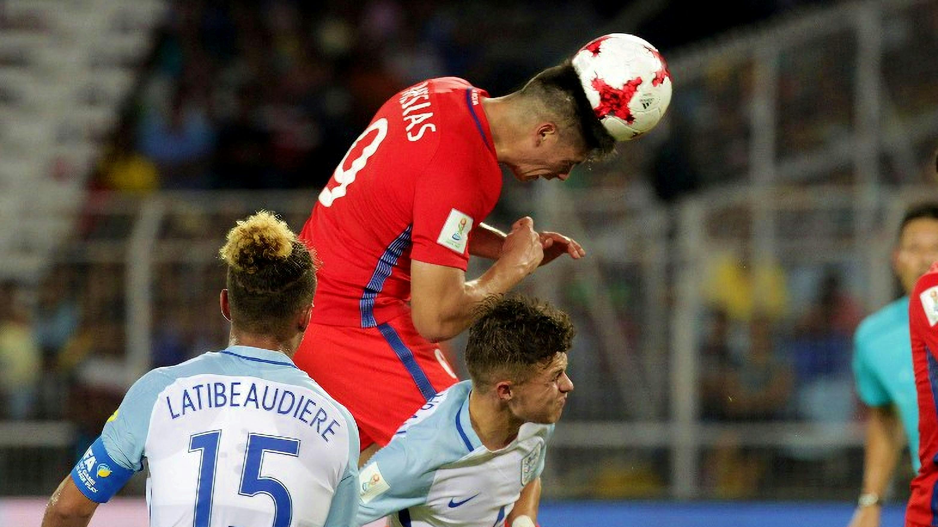 La irrupción del goleador que compartió cancha con Phil Foden, Jadon Sancho y Chupete Suazo... y sueña con la U