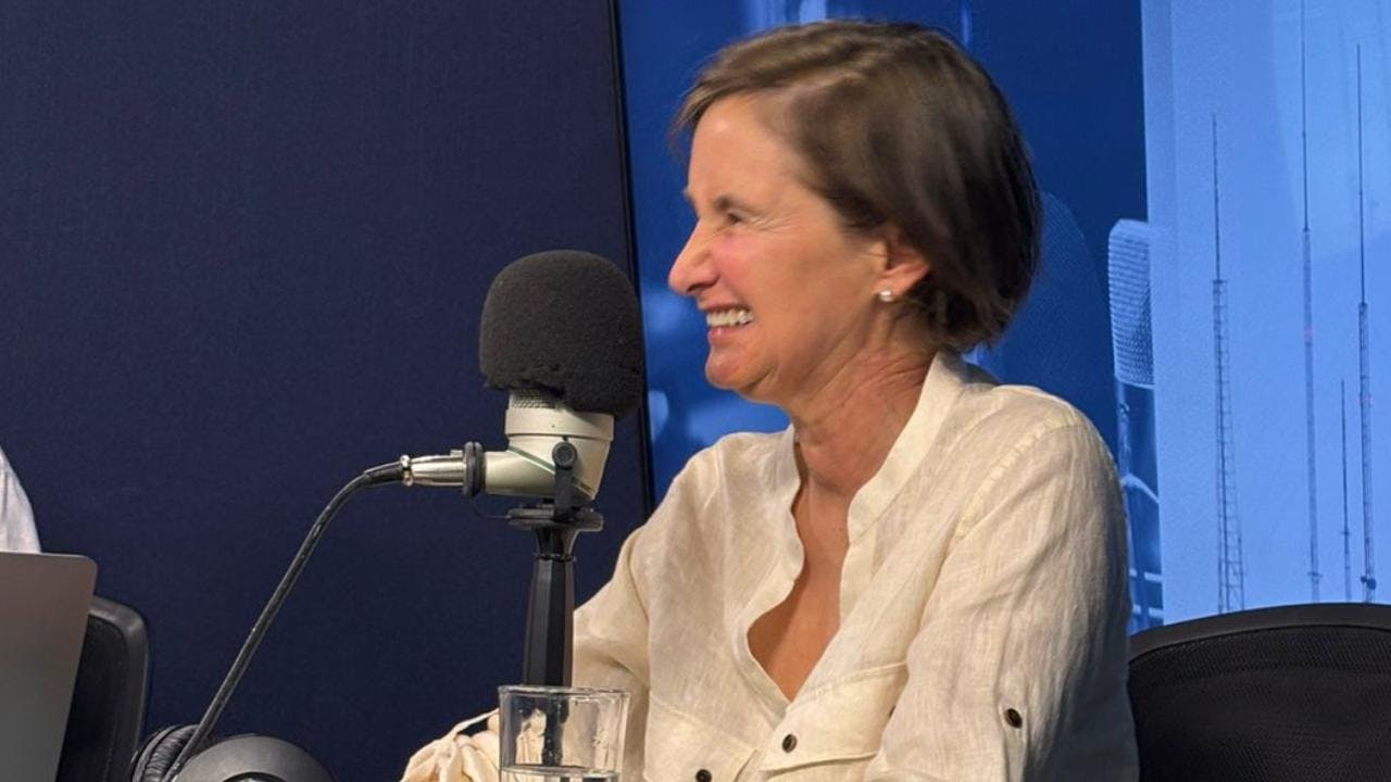 Loreto Daza sobre su libro Evelyn Matthei, rebelde con causa: "Es una mujer con convicciones, determinada, que no pertenece a tribus"