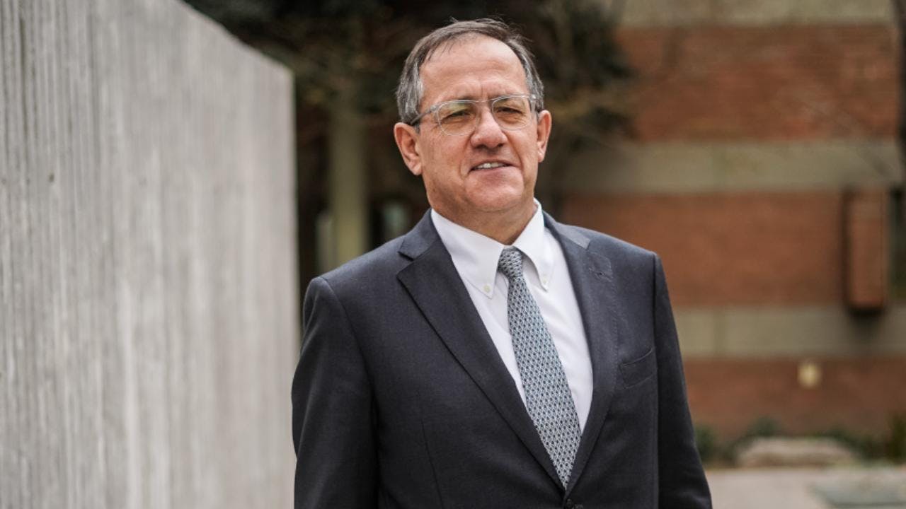 Harald Beyer sobre los incidentes en liceos emblemáticos: "La educación tiene herramientas para apoyar a ese niño, pero no para desarticular a los grupos que están detrás de esto"